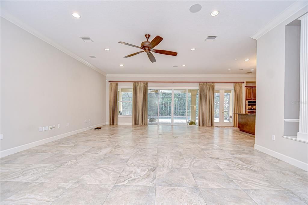 Empty room, Interior, Recessed Lighting