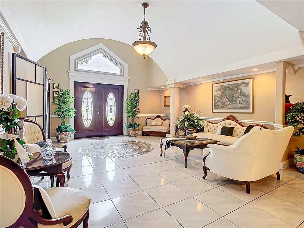 Interior, Living room, Pendant Lights, Recessed Lighting