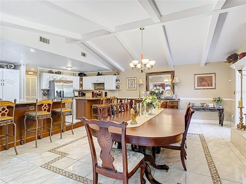 Chandelier, Dining room, Interior, Kitchen, Pendant Lights, Recessed Lighting, Stainless Steel Appliances