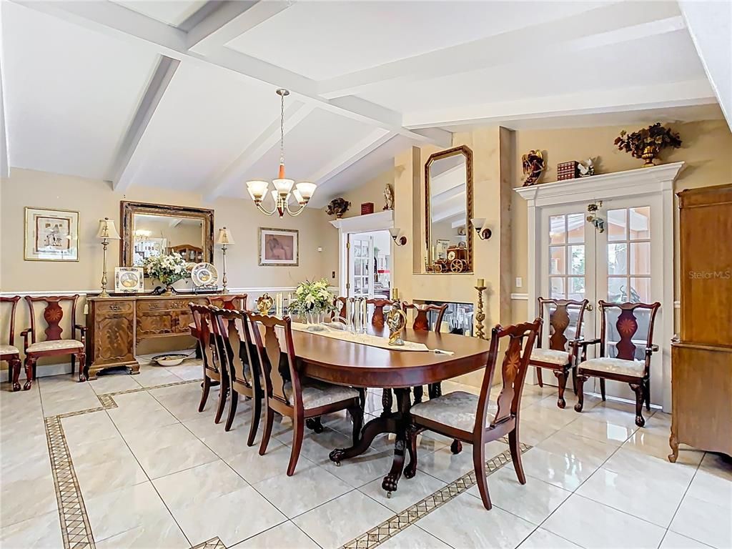 Chandelier, Dining room, Interior