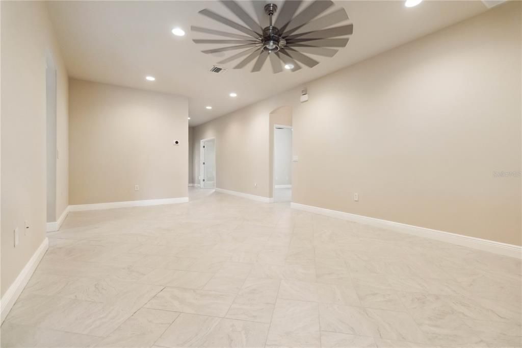 Empty room, Interior, Marble, Recessed Lighting