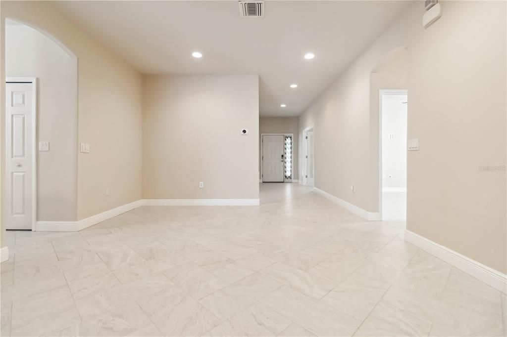 Empty room, Interior, Marble, Recessed Lighting