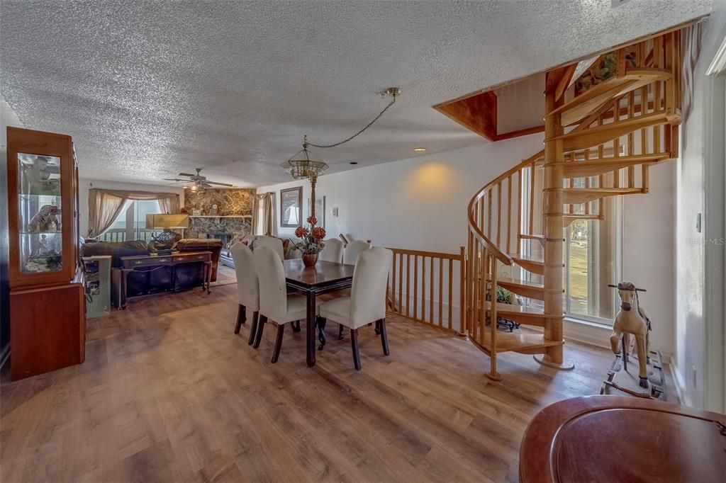 Chandelier, Dining room, Interior, Recessed Lighting, Wood Texture Flooring