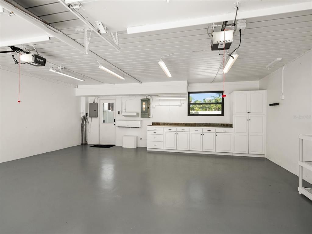 Garage, Interior