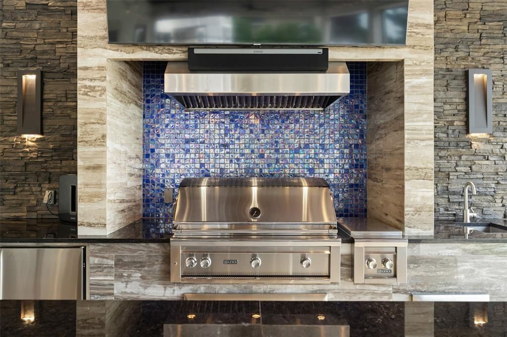 Exterior, Stainless Steel Appliances