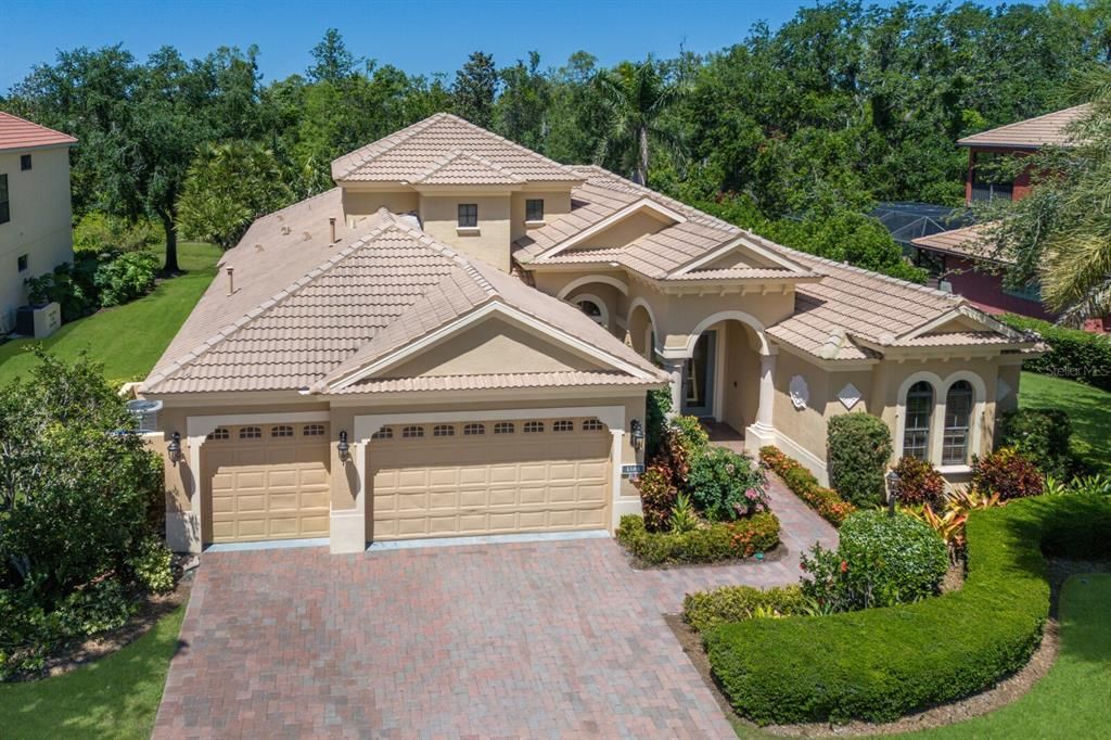 Attached, Exterior, Facade, Mediterranean