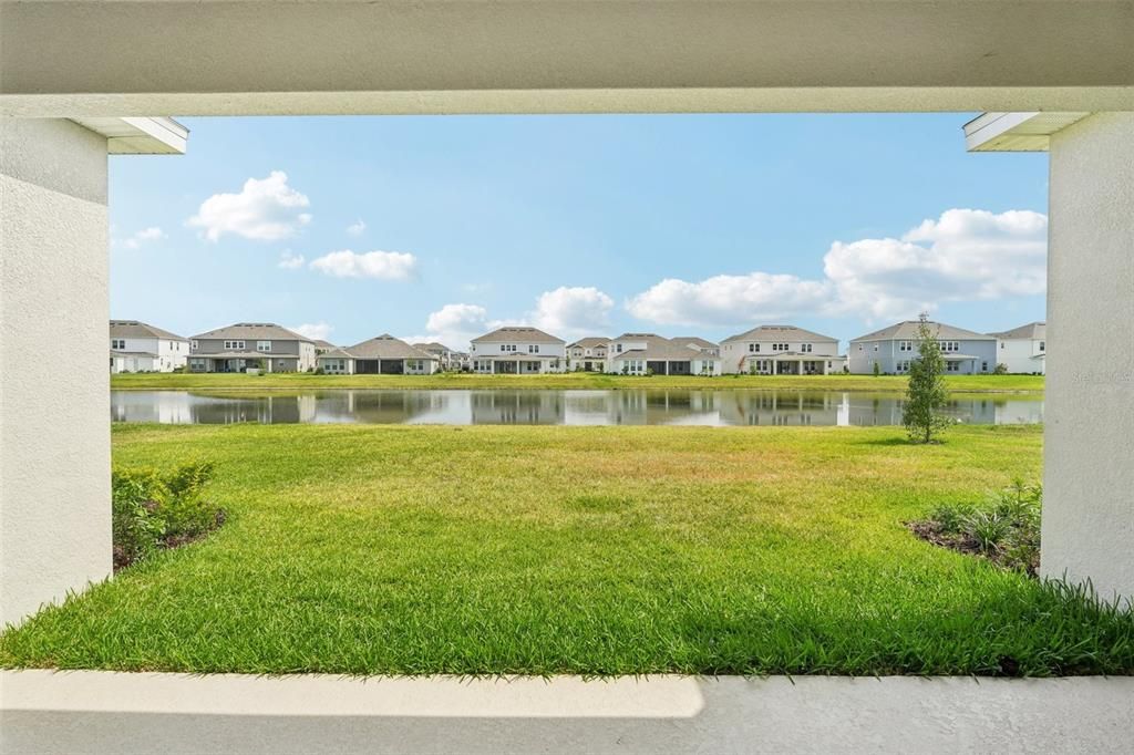 Exterior, Lake