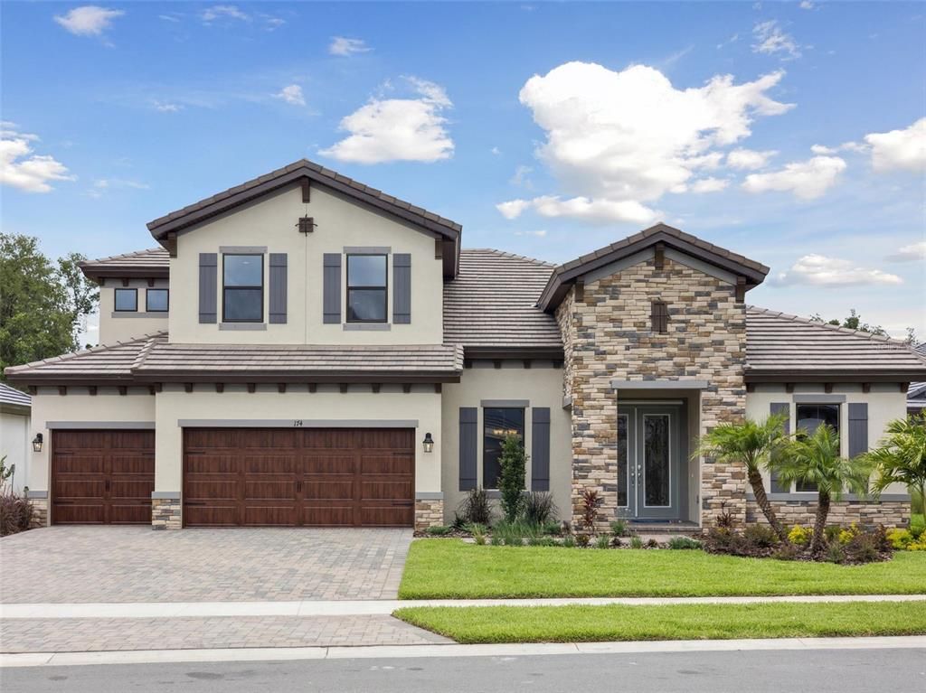 Attached, Exterior, Facade, Brick Traditional