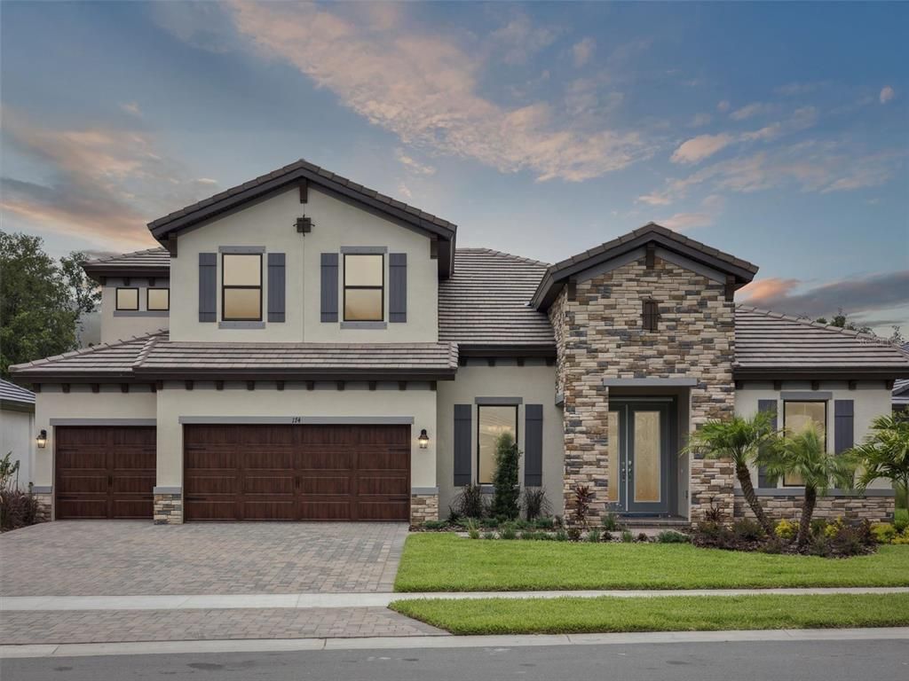 Attached, Exterior, Facade, Brick Traditional