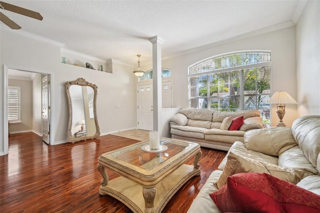 Interior, Living room, Pendant Lights, Wood Texture Flooring