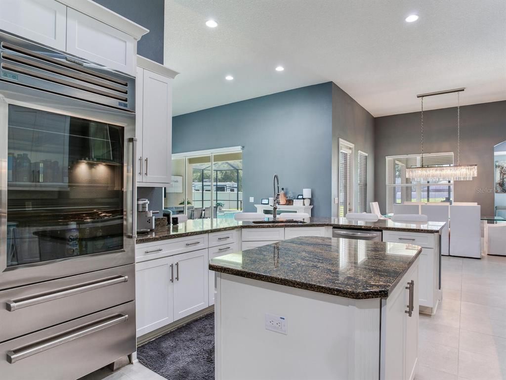 Dining room, Interior, Kitchen, Pendant Lights, Recessed Lighting, Stainless Steel Appliances