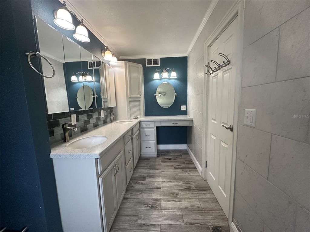 Bathroom, Dual Sink Vanities, Interior, Wood Texture Flooring
