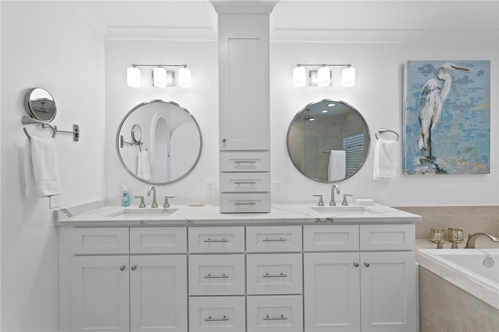 Bathroom, Dual Sink Vanities, Interior