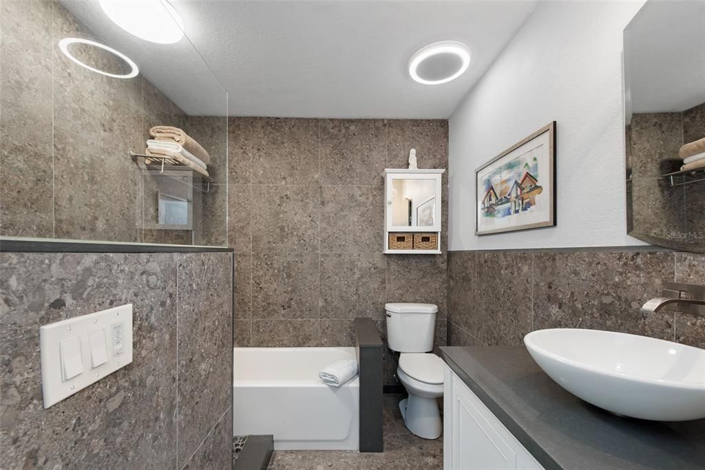 Bathroom, Interior, Recessed Lighting