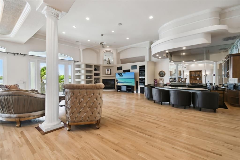 Interior, Pendant Lights, Recessed Lighting, Wood Texture Flooring
