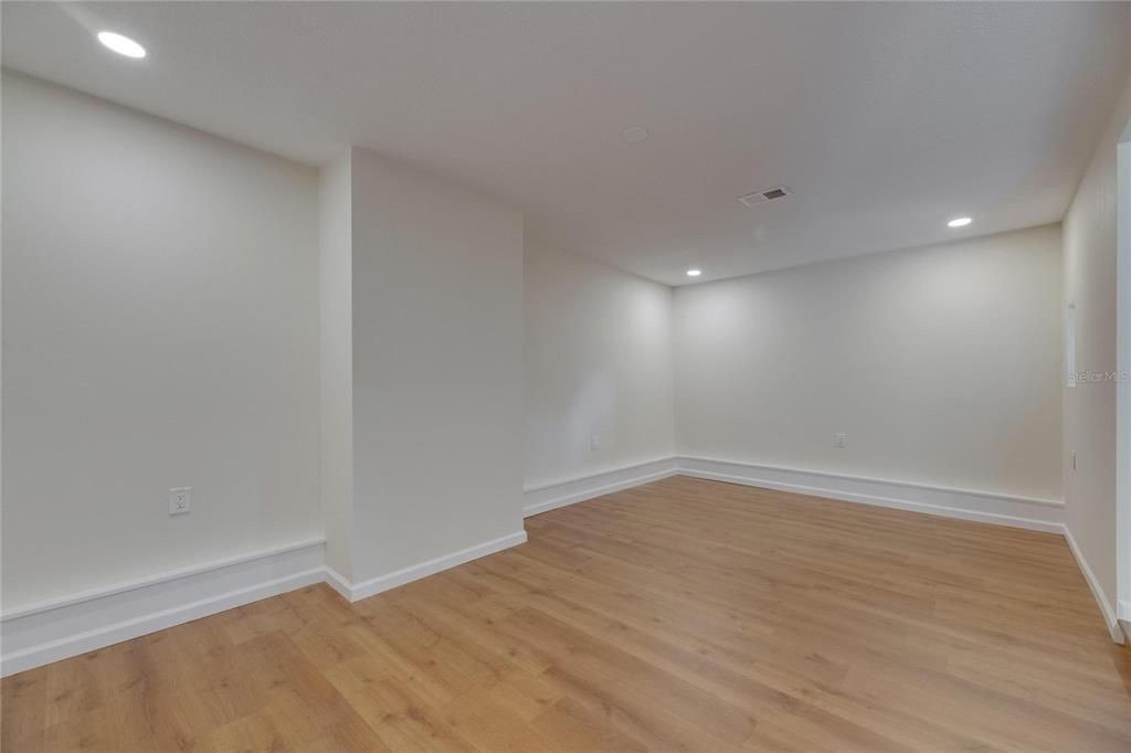 Empty room, Interior, Recessed Lighting, Wood Texture Flooring