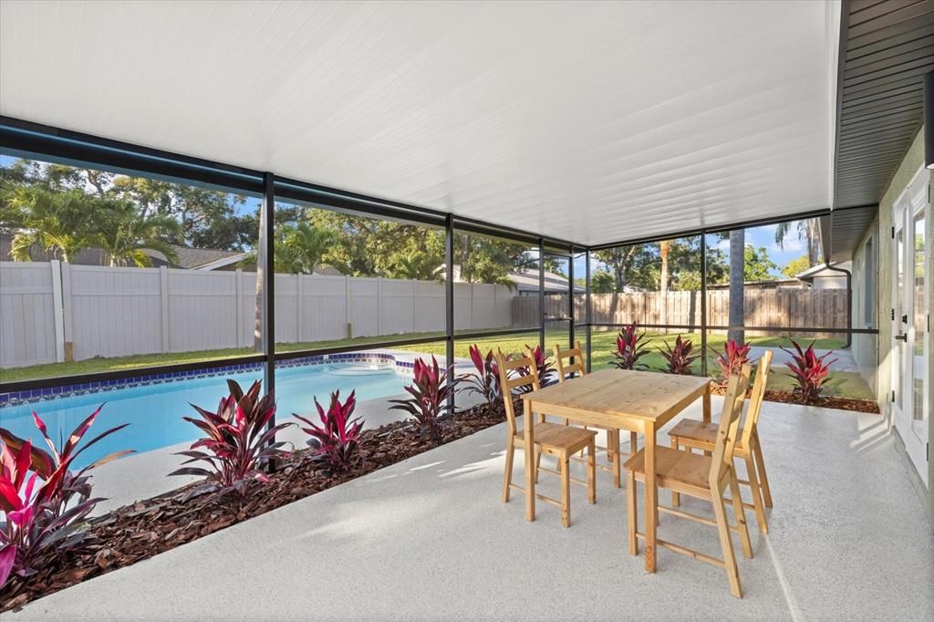 Interior, Pool, Sun Room