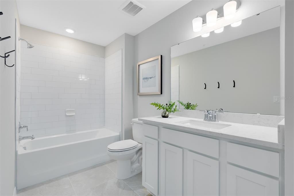 Bathroom, Dual Sink Vanities, Interior, Recessed Lighting