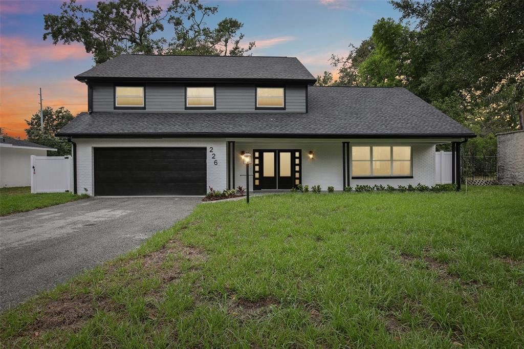 Attached, Exterior, Facade, Split Level