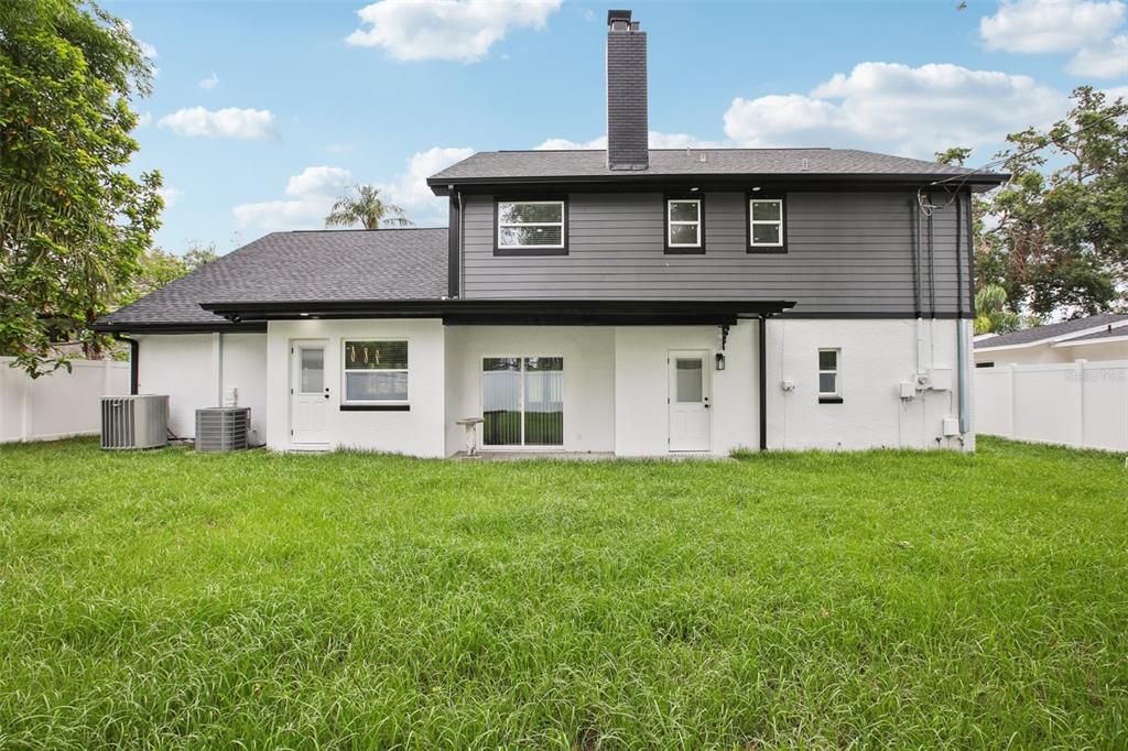 Backyard, Exterior, Facade, Split Level