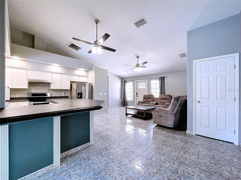 Interior, Kitchen, Living room, Stainless Steel Appliances
