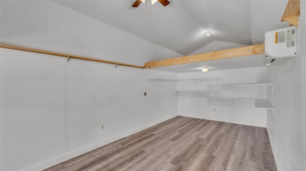 Empty room, Interior, Wooden Beams, Wood Texture Flooring