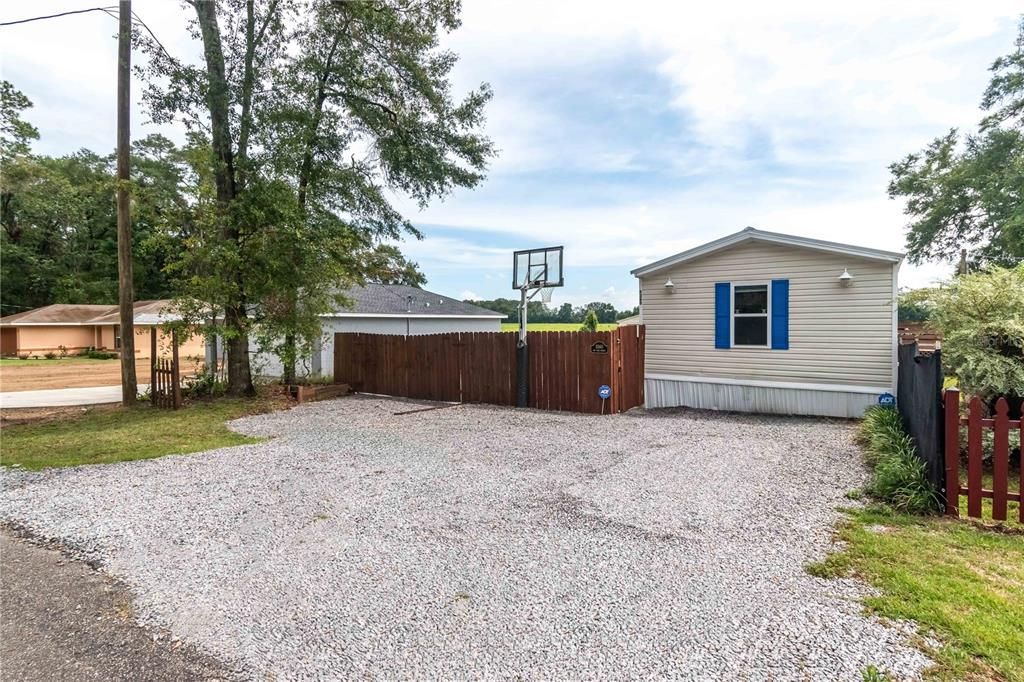 Backyard, Exterior