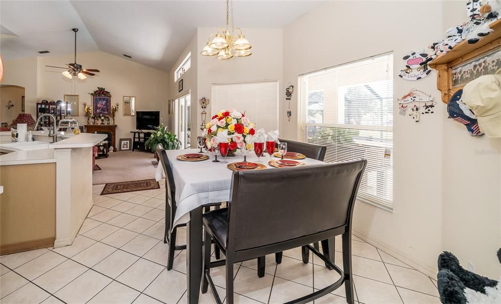 Chandelier, Dining room, Interior, Pendant Lights