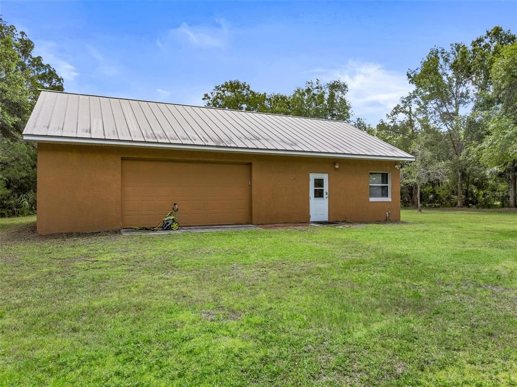 Backyard, Exterior