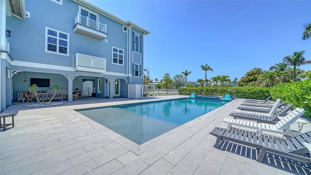 Exterior, Pool
