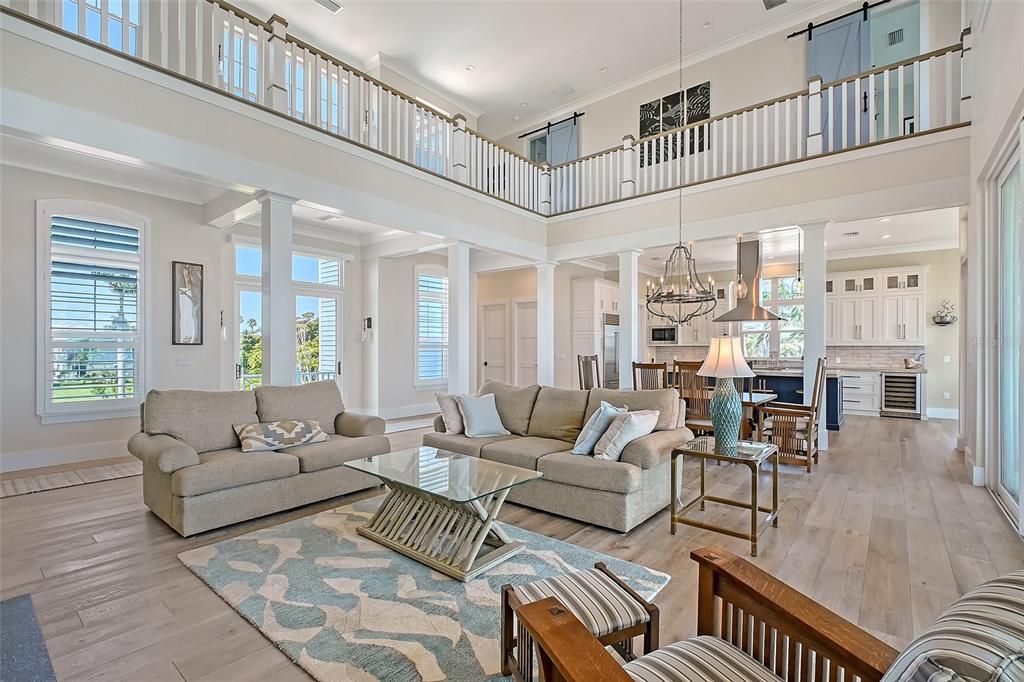 Chandelier, Dining room, Interior, Living room, Recessed Lighting, Wood Texture Flooring