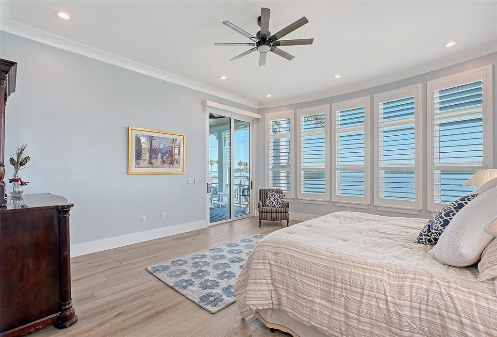 Bedroom, Interior, Recessed Lighting, Water, Wood Texture Flooring