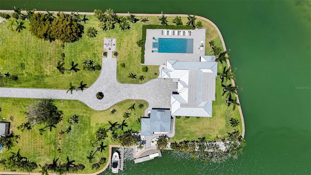 Exterior, Drone