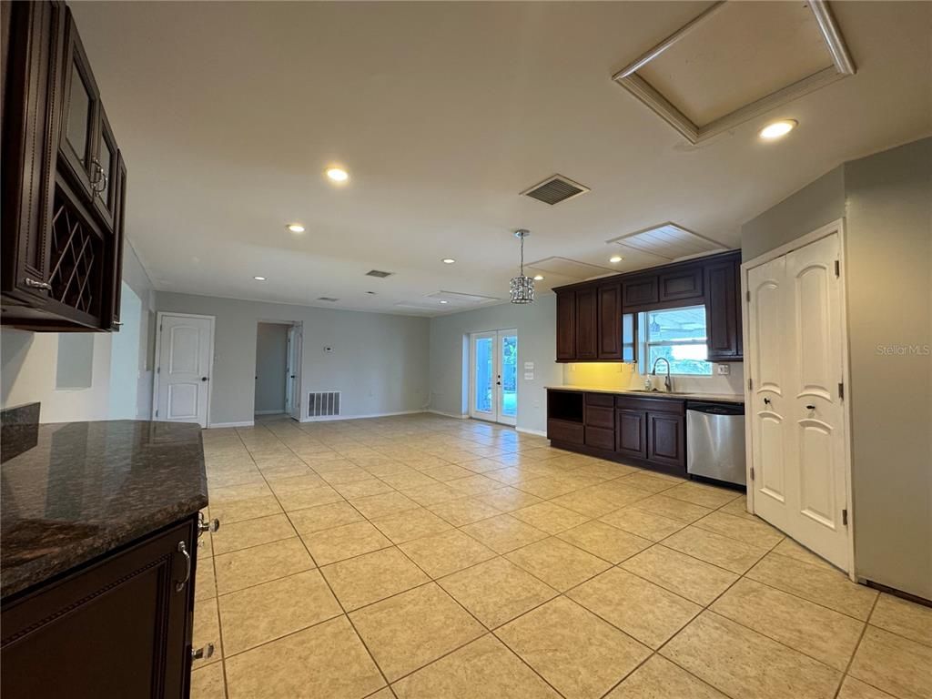 Chandelier, Interior, Kitchen, Recessed Lighting, Stainless Steel Appliances