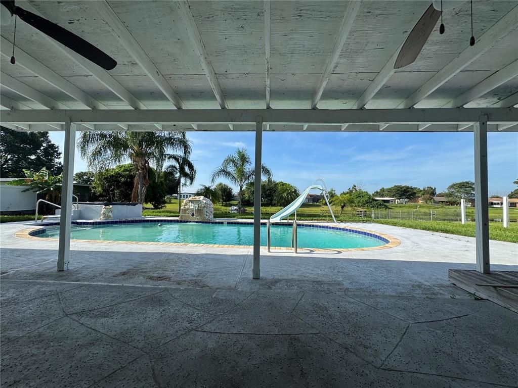 Exterior, Pool