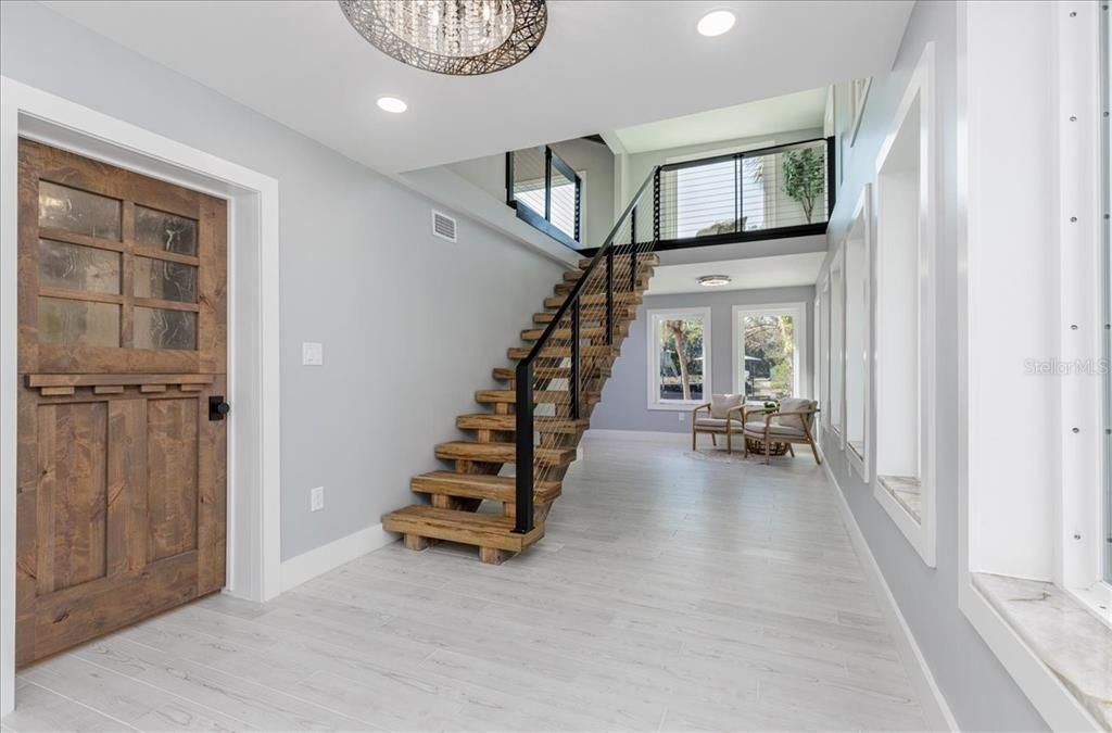 Interior, Recessed Lighting, Wood Texture Flooring