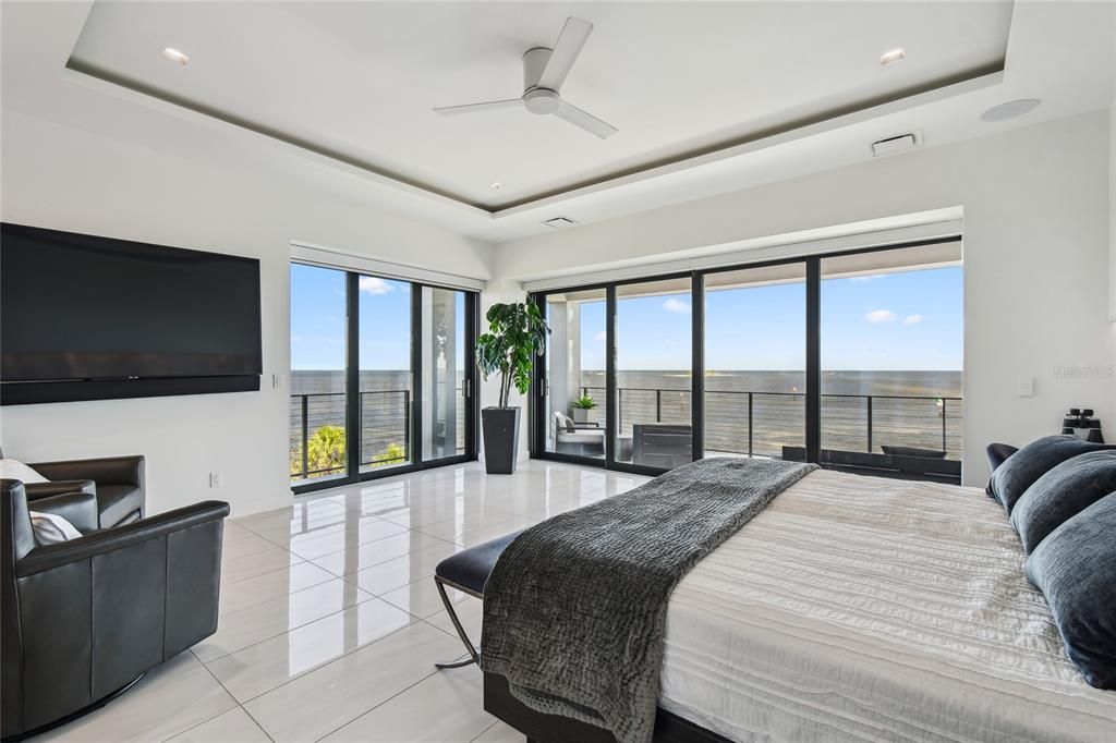Bedroom, Interior, Recessed Lighting, Water