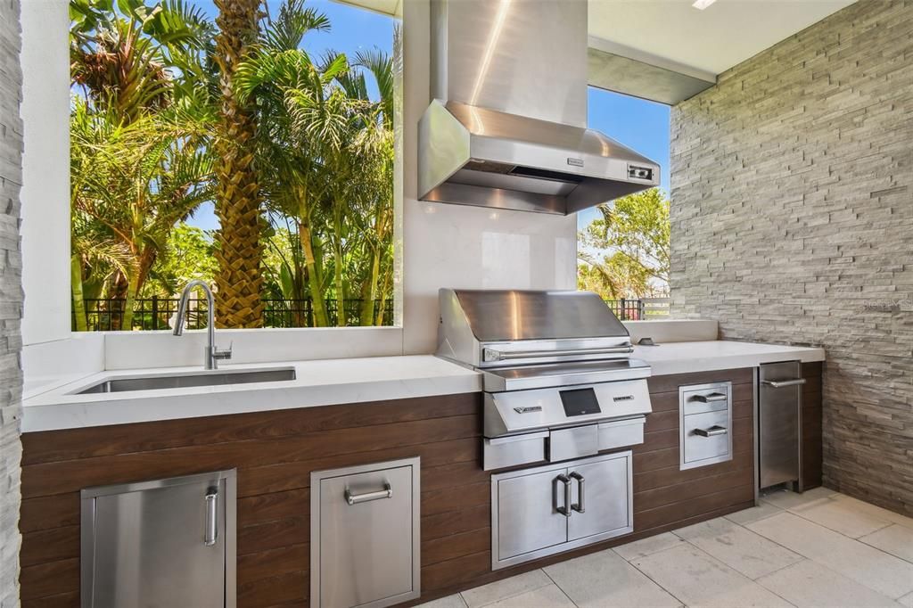 Exterior, Stainless Steel Appliances