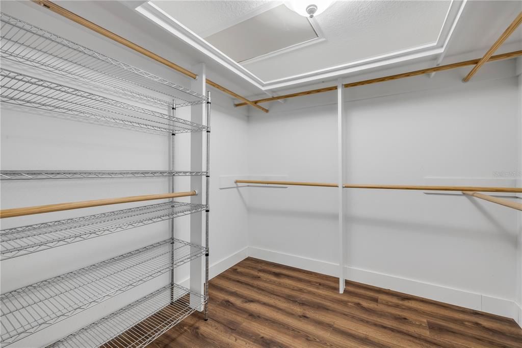 Interior, Walk-in Closets, Wood Texture Flooring