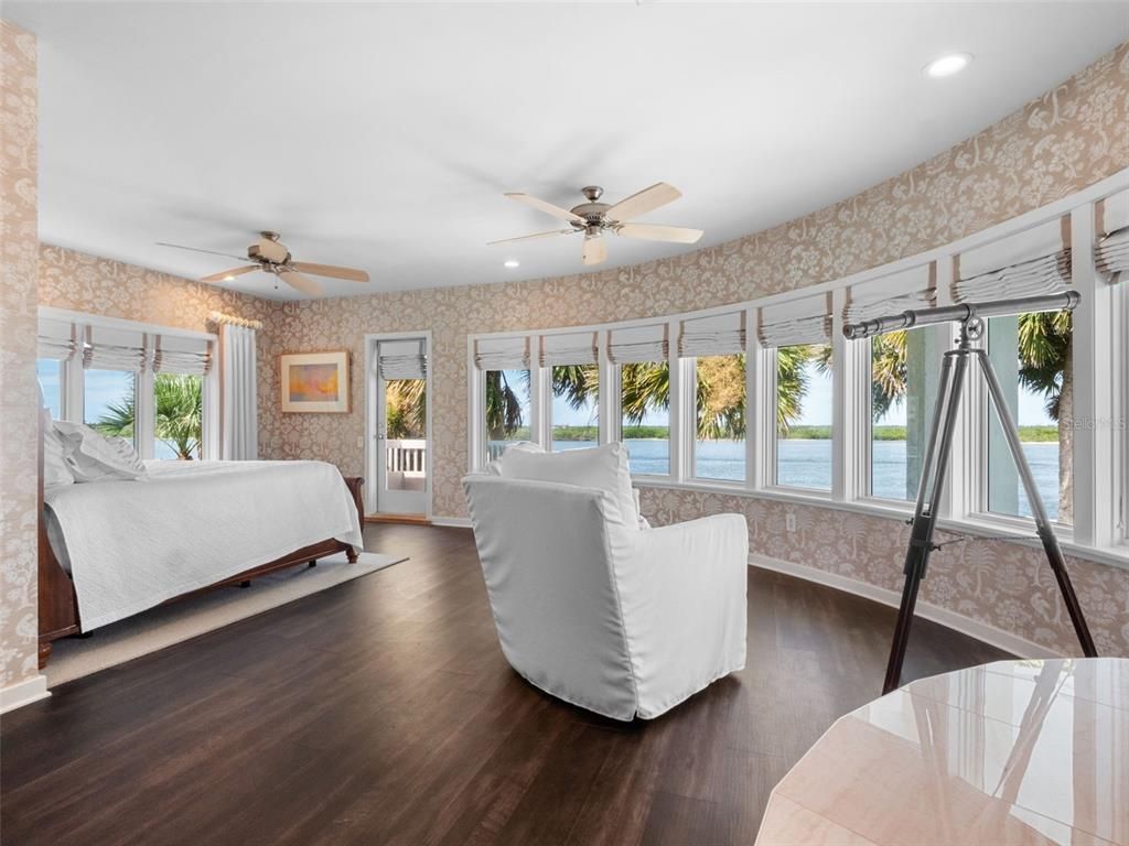 Bedroom, Interior, Recessed Lighting, Water, Wood Texture Flooring