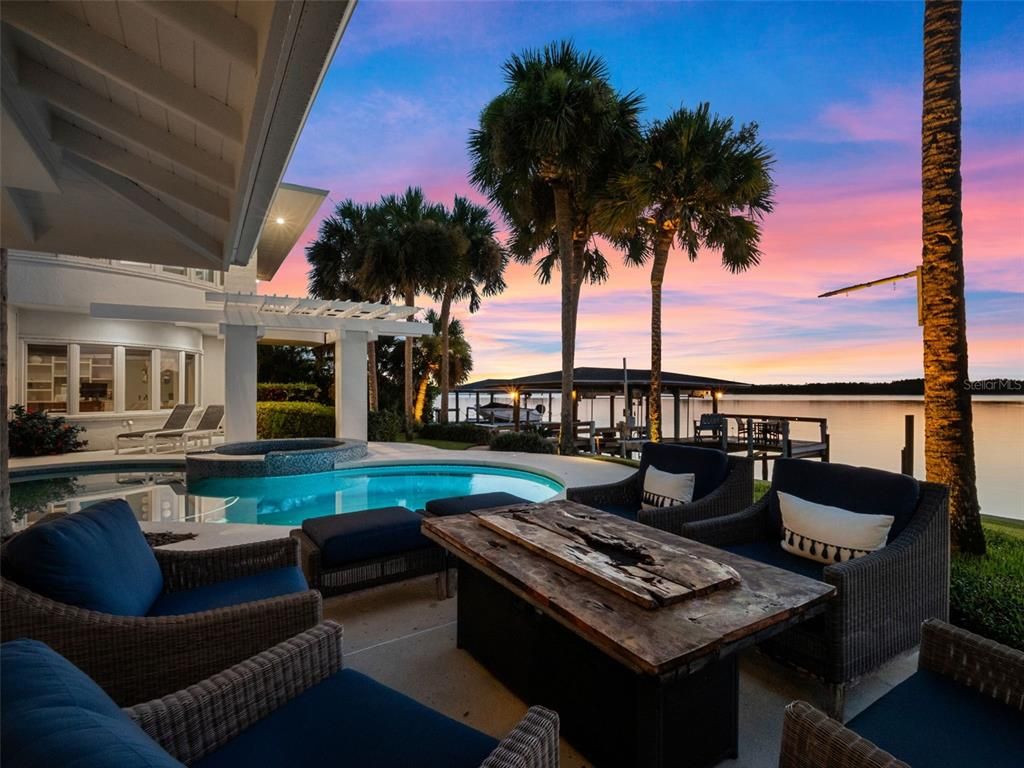 Exterior, Pool, Water