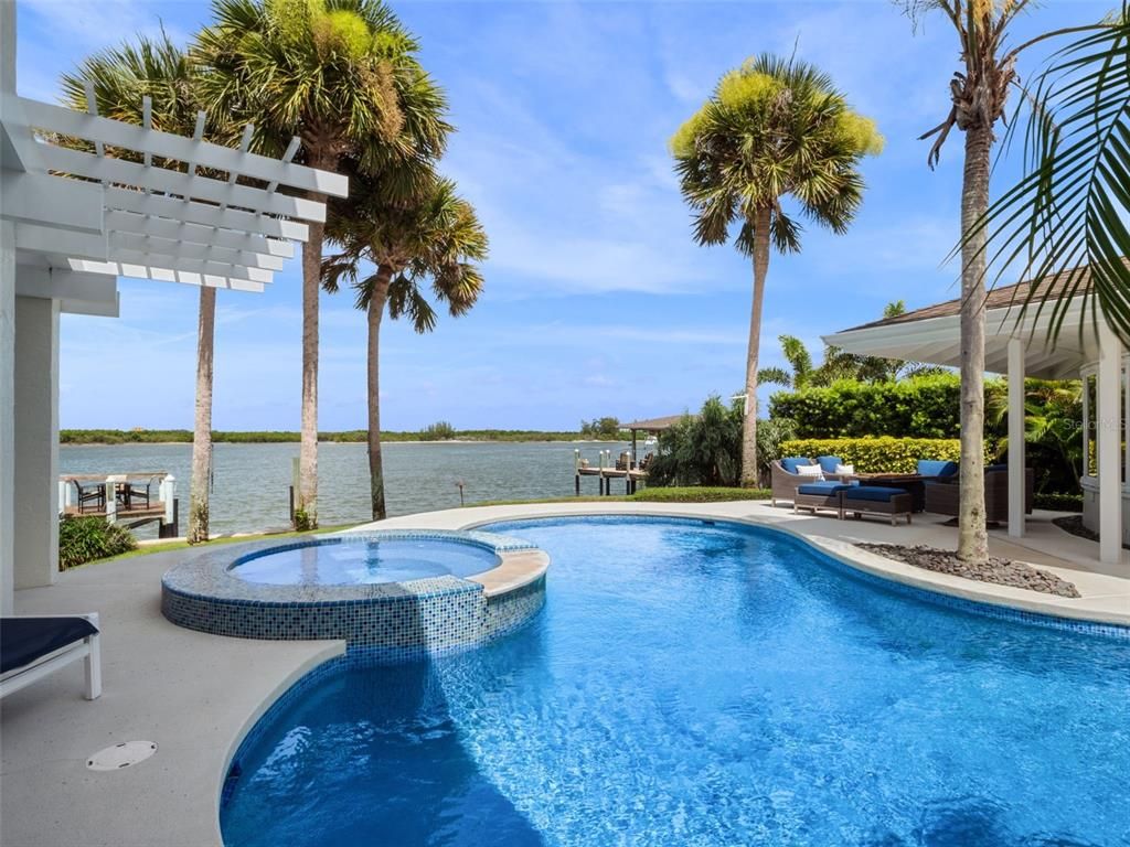Exterior, Pool, Water
