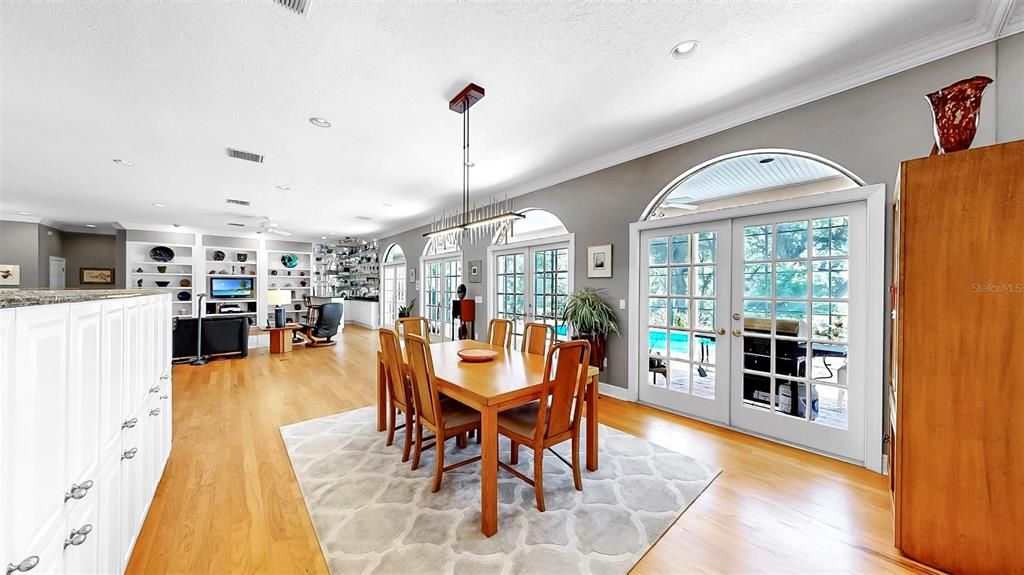 Dining room, Interior, Living room, Pendant Lights, Recessed Lighting, Wood Texture Flooring