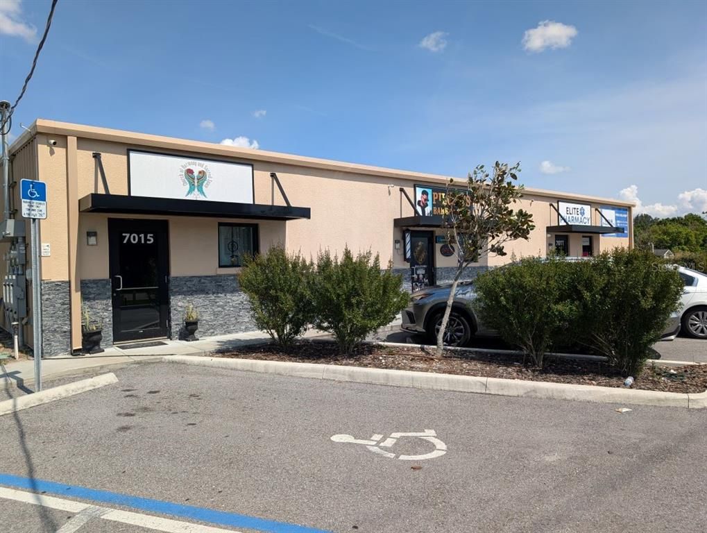 Exterior, Facade, None