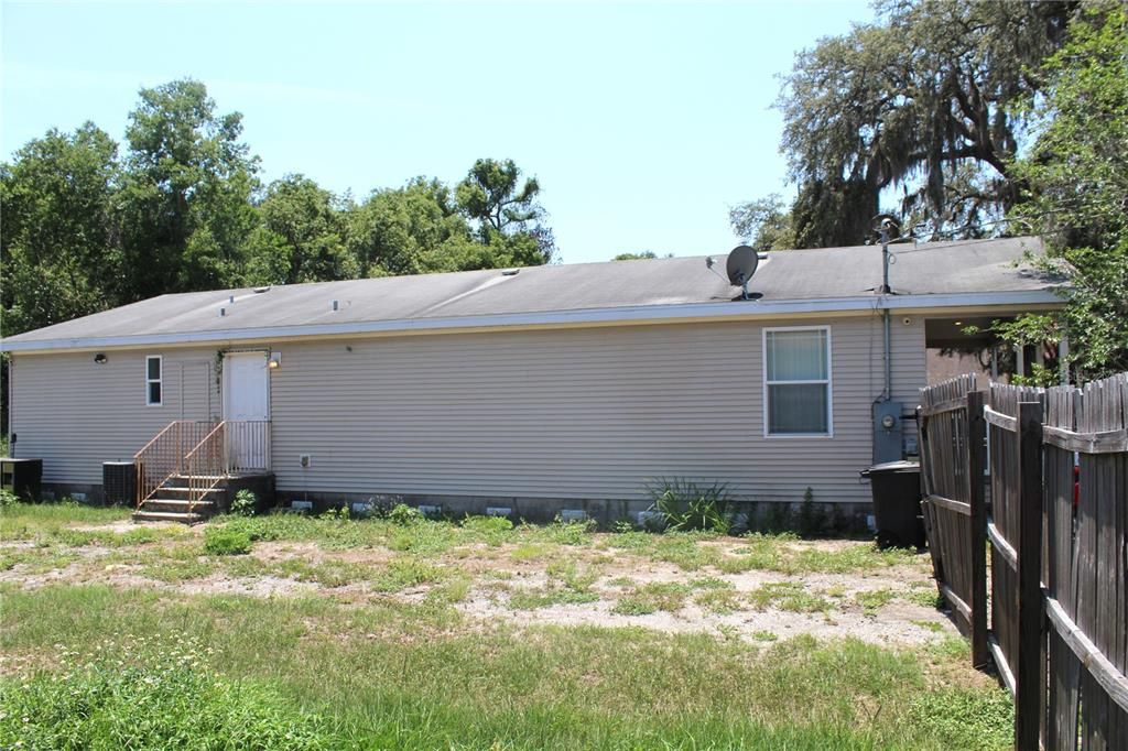 Backyard, Exterior