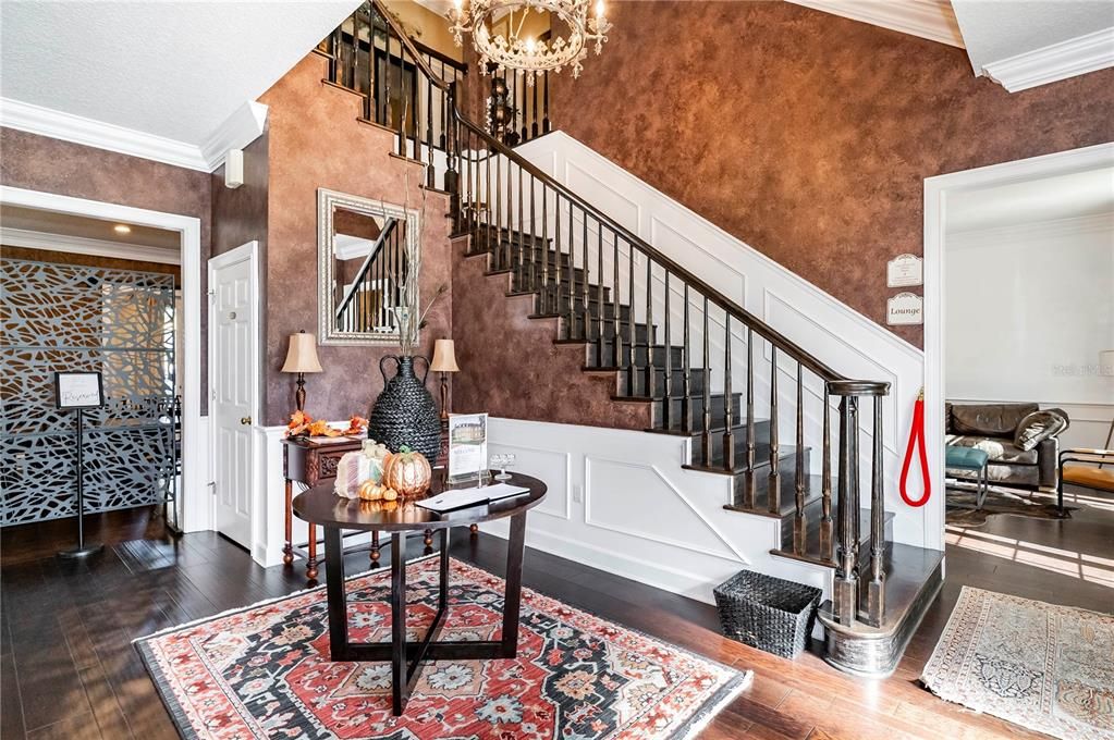 Chandelier, Interior, Wood Texture Flooring
