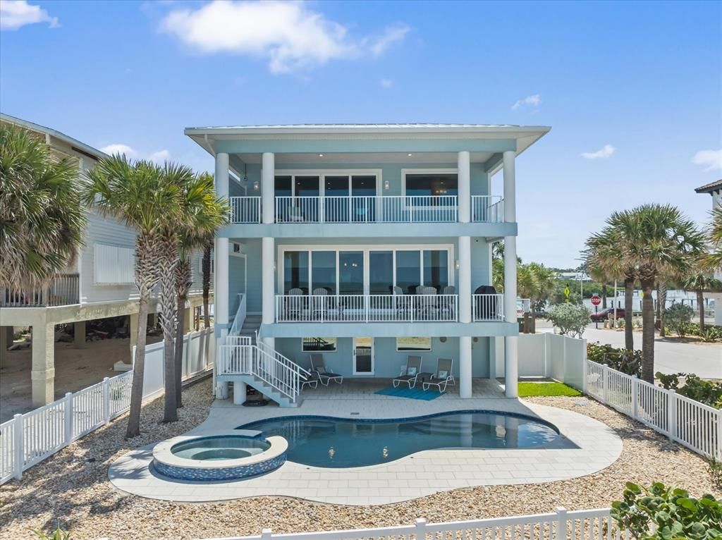 Exterior, Pool