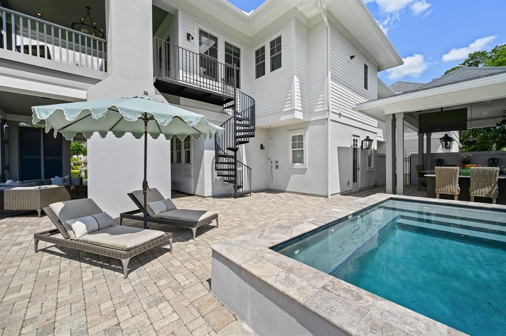 Exterior, Pool