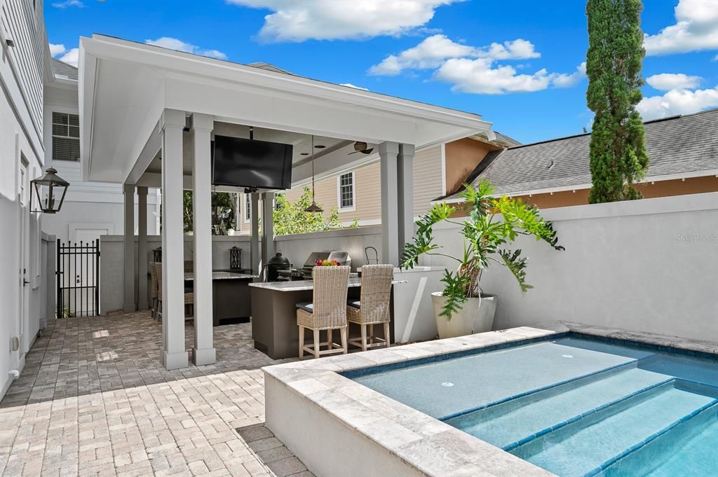 Exterior, Pool
