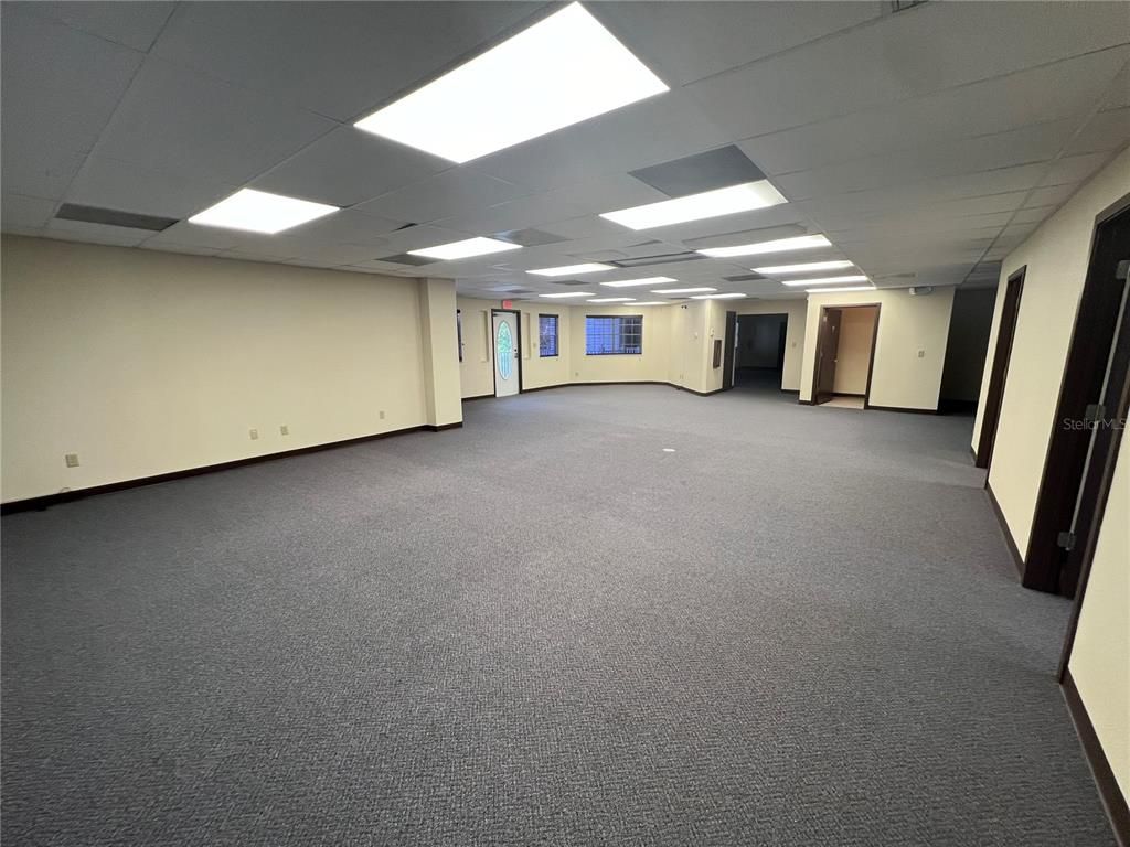 Empty room, Interior, Recessed Lighting
